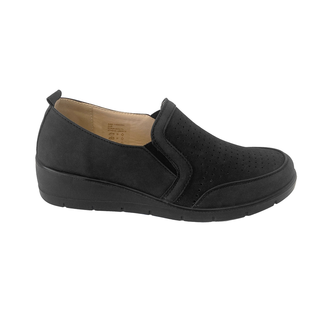 Γυναικεία καλοκαιρινά slip-on με πλατφόρμα και διάτρητα σχέδια Μαύρο ANSIN