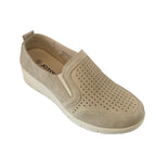 Γυναικεία καλοκαιρινά slip-on με πλατφόρμα και διάτρητα σχέδια Μπεζ ANSIN
