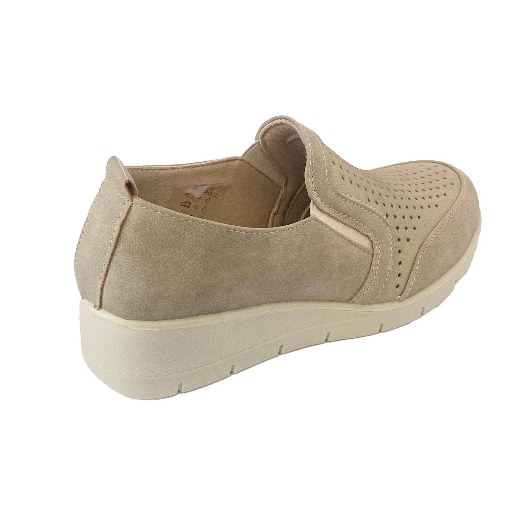Γυναικεία καλοκαιρινά slip-on με πλατφόρμα και διάτρητα σχέδια Μπεζ ANSIN